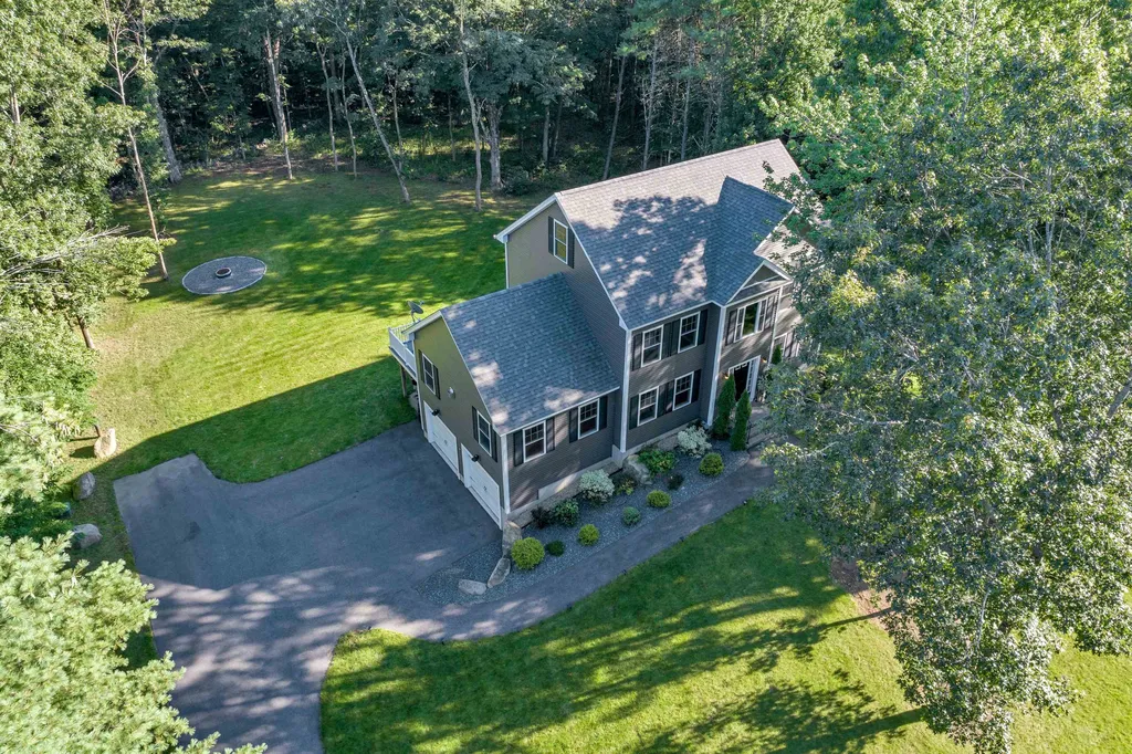 227 Ash Swamp Road Newmarket NH 03857