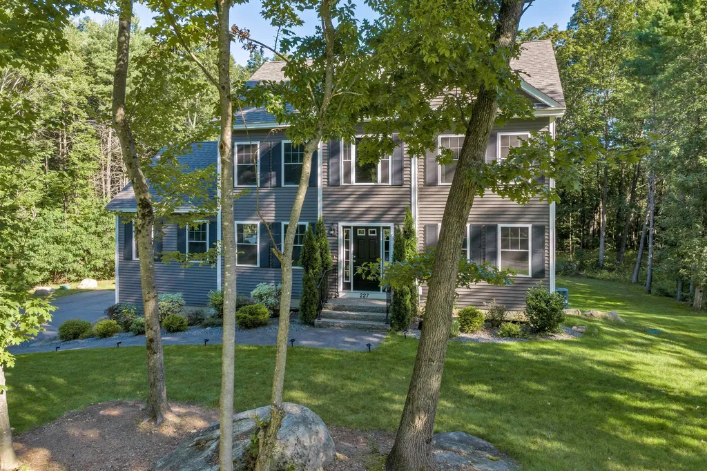 227 Ash Swamp Road Newmarket NH 03857