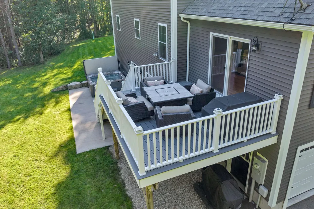 227 Ash Swamp Road Newmarket NH 03857