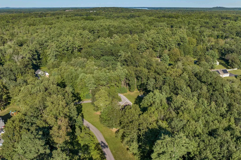 227 Ash Swamp Road Newmarket NH 03857