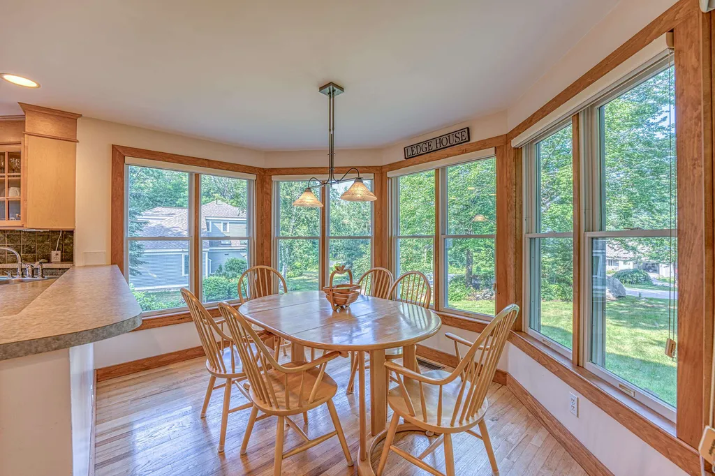 39 Ledgewood Circle Hebron NH 03241