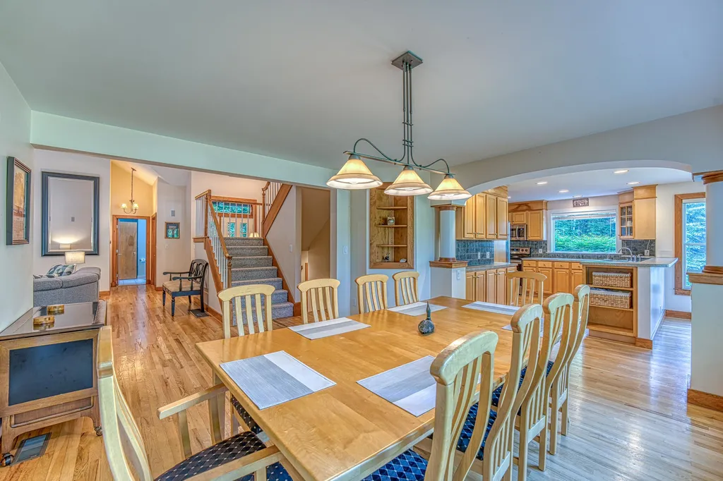 39 Ledgewood Circle Hebron NH 03241
