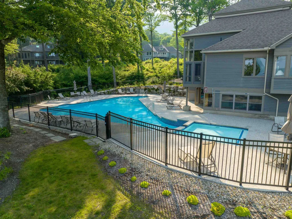 39 Ledgewood Circle Hebron NH 03241