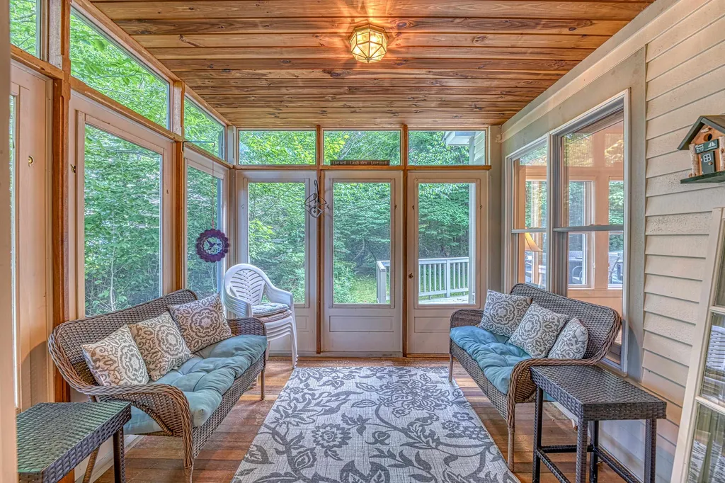39 Ledgewood Circle Hebron NH 03241