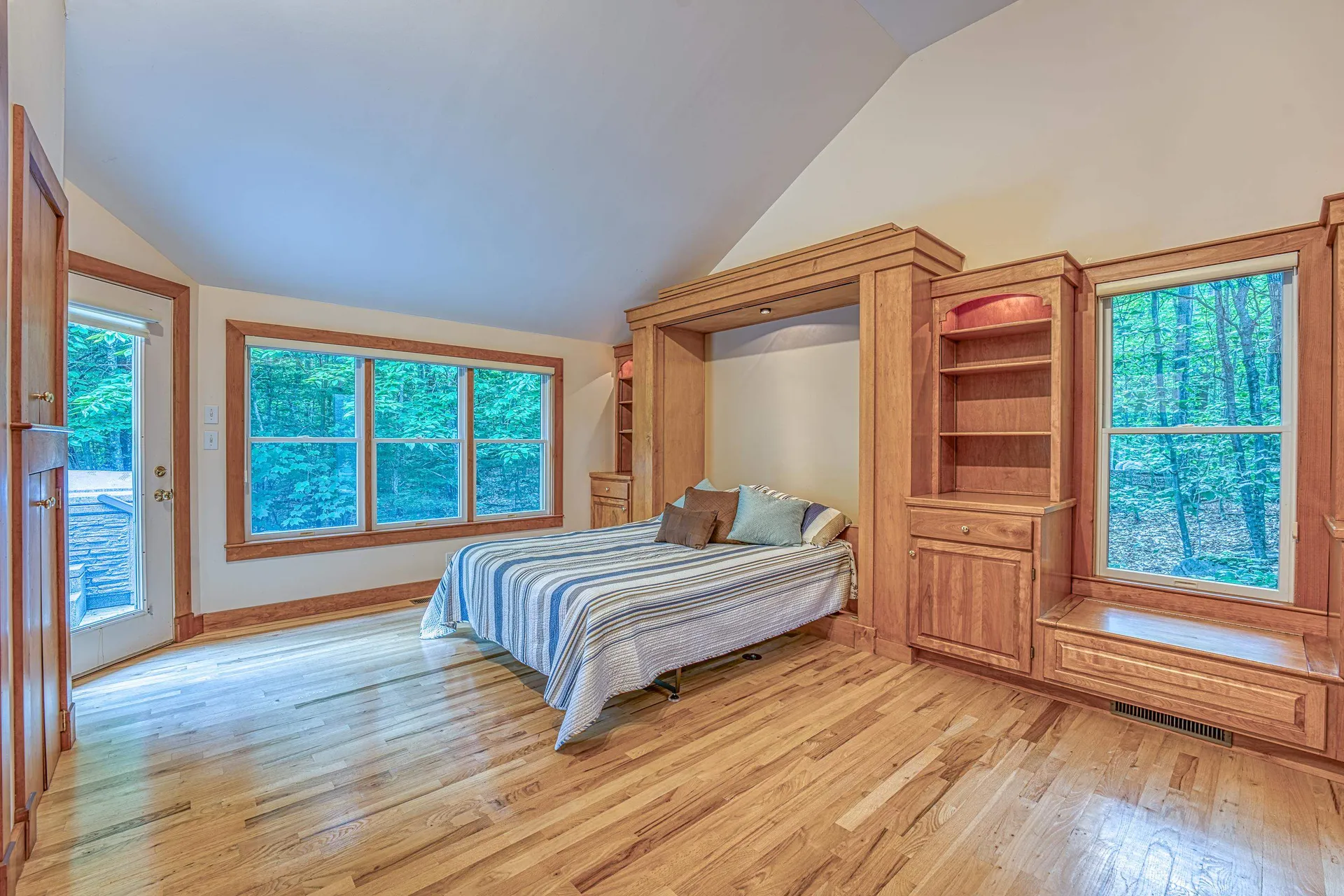 39 Ledgewood Circle Hebron NH 03241