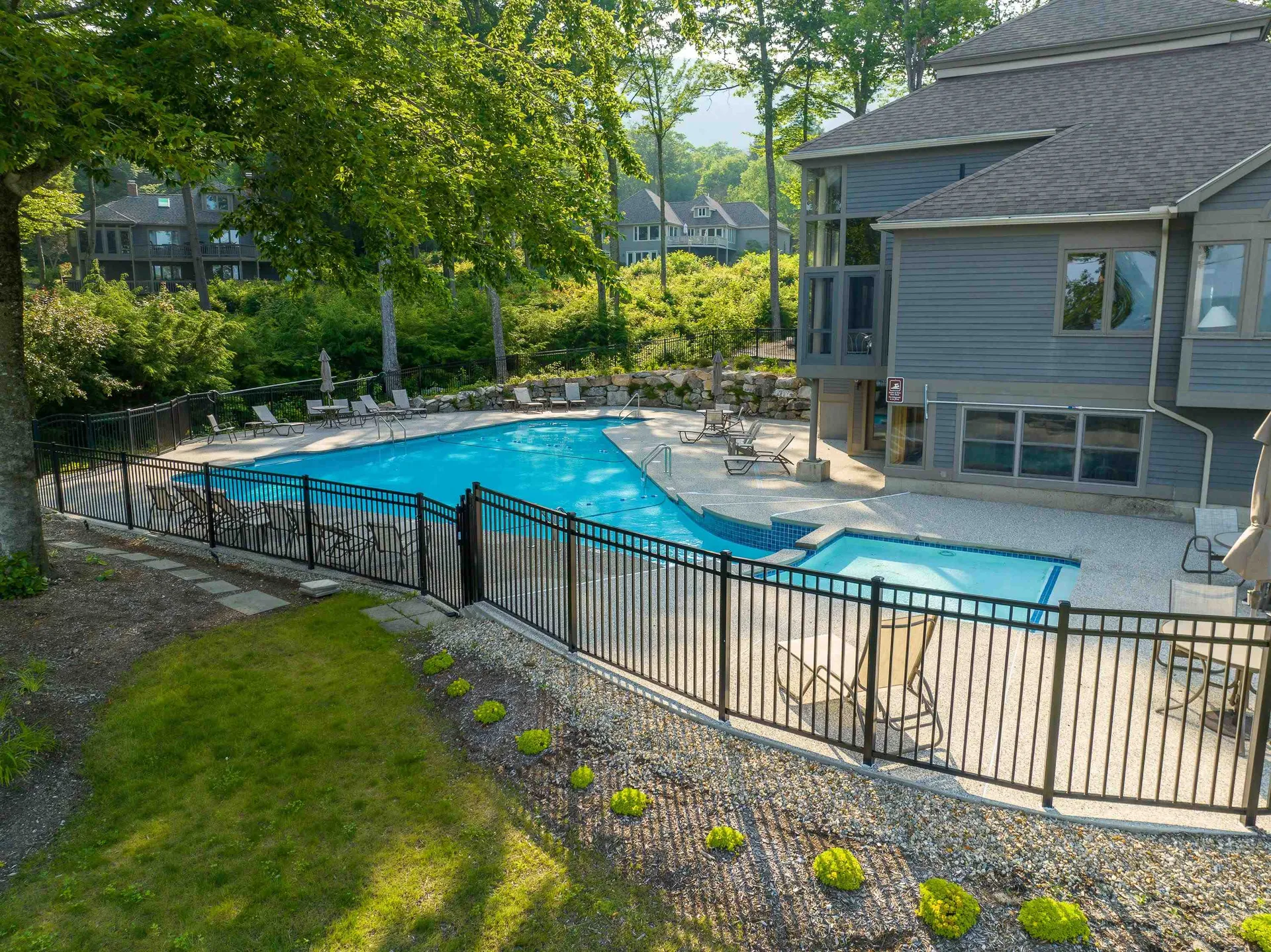 39 Ledgewood Circle Hebron NH 03241
