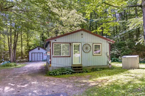 125 Camelot Shore Drive Farmington NH 03835