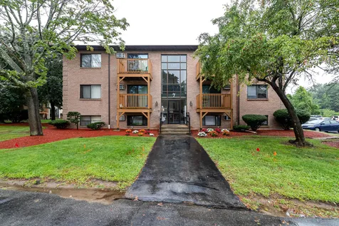 7 Lancelot Court Salem NH 03079