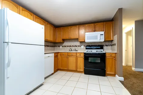 7 Lancelot Court Salem NH 03079