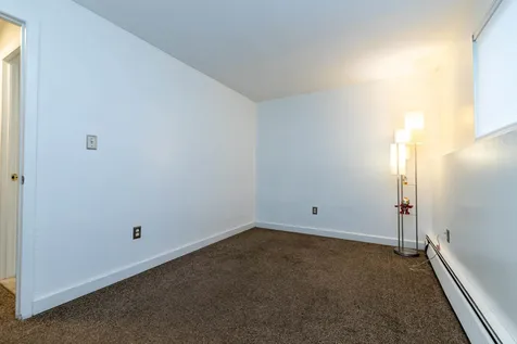 7 Lancelot Court Salem NH 03079