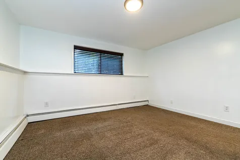 7 Lancelot Court Salem NH 03079