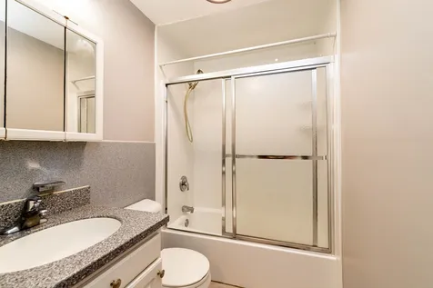 7 Lancelot Court Salem NH 03079