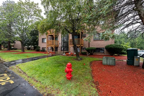 7 Lancelot Court Salem NH 03079