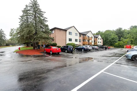 7 Lancelot Court Salem NH 03079