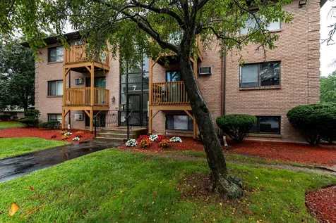 7 Lancelot Court Salem NH 03079