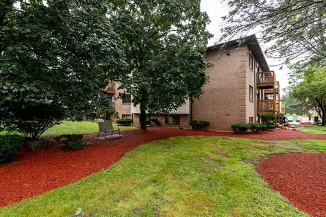 7 Lancelot Court Salem NH 03079