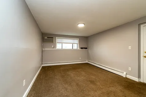 7 Lancelot Court Salem NH 03079