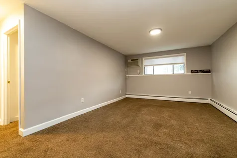 7 Lancelot Court Salem NH 03079