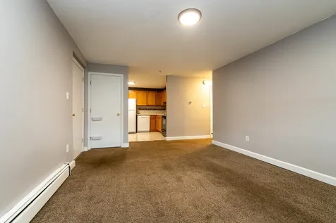 7 Lancelot Court Salem NH 03079
