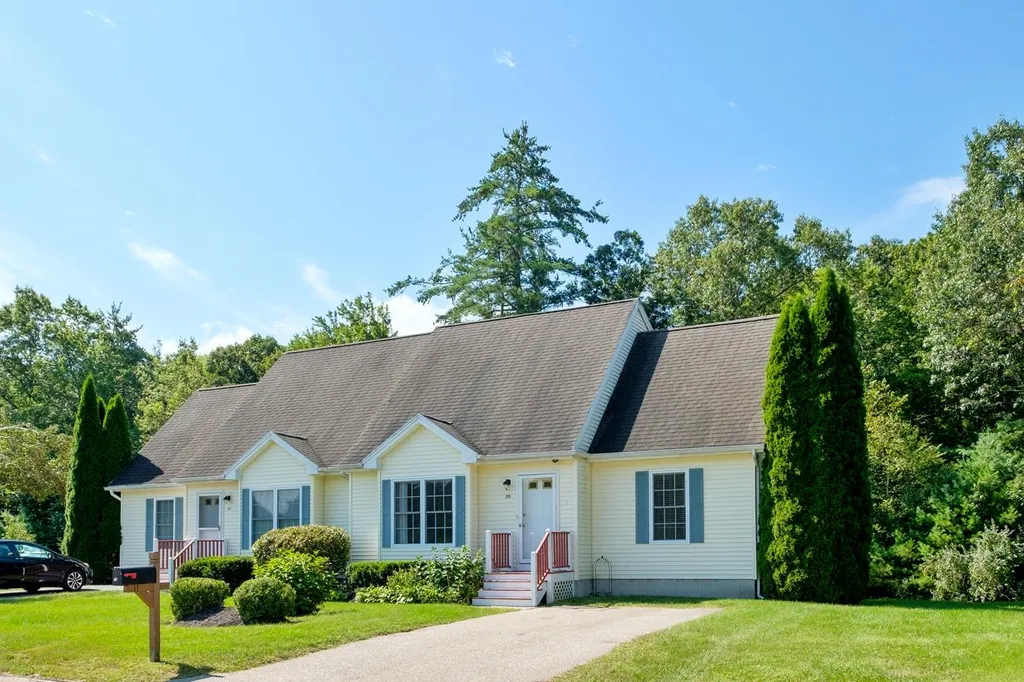 20 Duff Thompson Lane Lee NH 03861