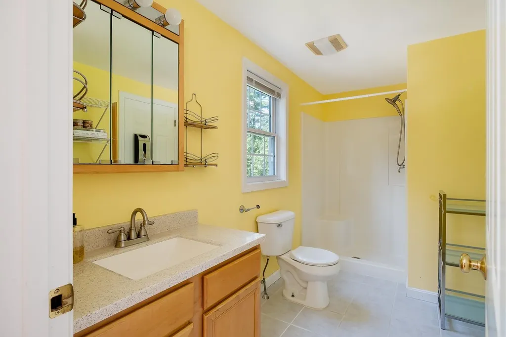 20 Duff Thompson Lane Lee NH 03861