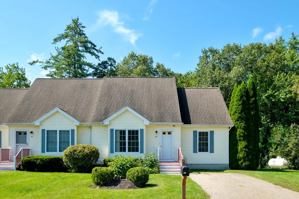 20 Duff Thompson Lane Lee NH 03861