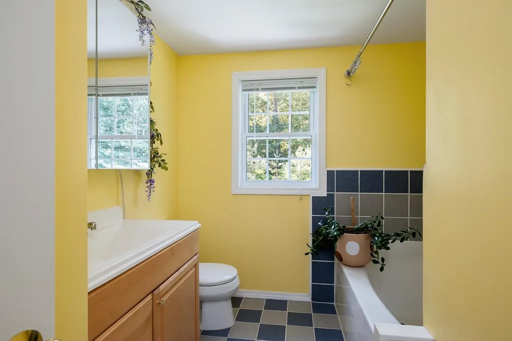 20 Duff Thompson Lane Lee NH 03861