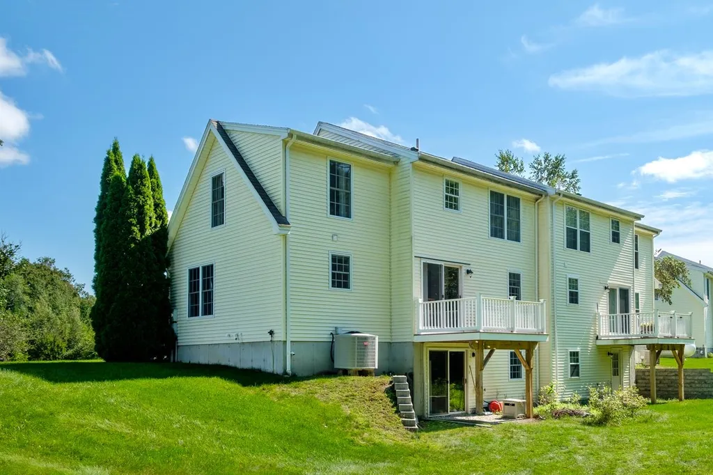 20 Duff Thompson Lane Lee NH 03861