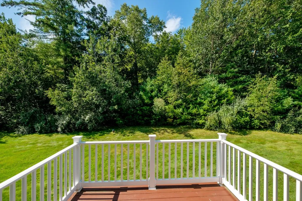 20 Duff Thompson Lane Lee NH 03861