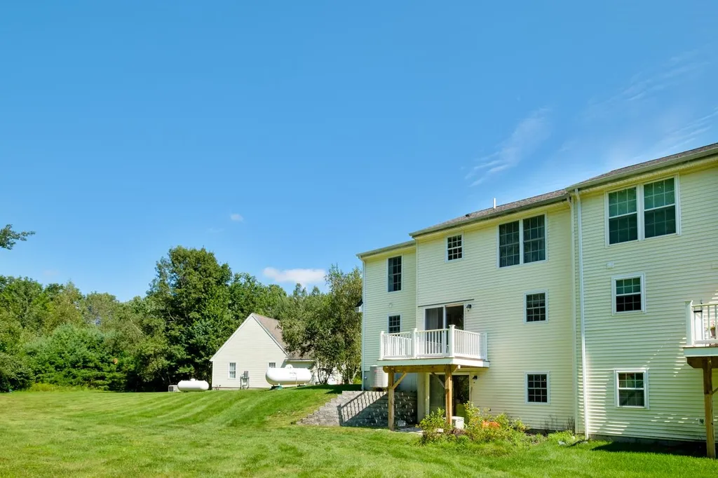 20 Duff Thompson Lane Lee NH 03861