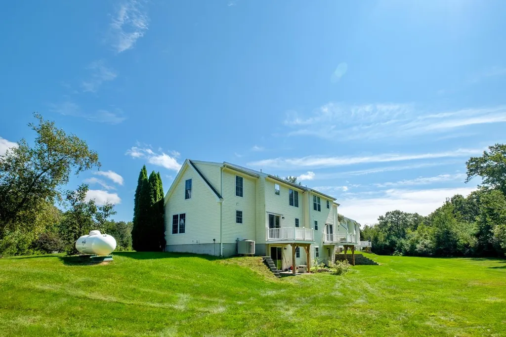 20 Duff Thompson Lane Lee NH 03861