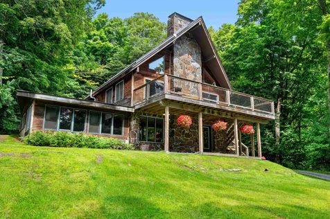 761 White Gates Lane Stowe VT 05672