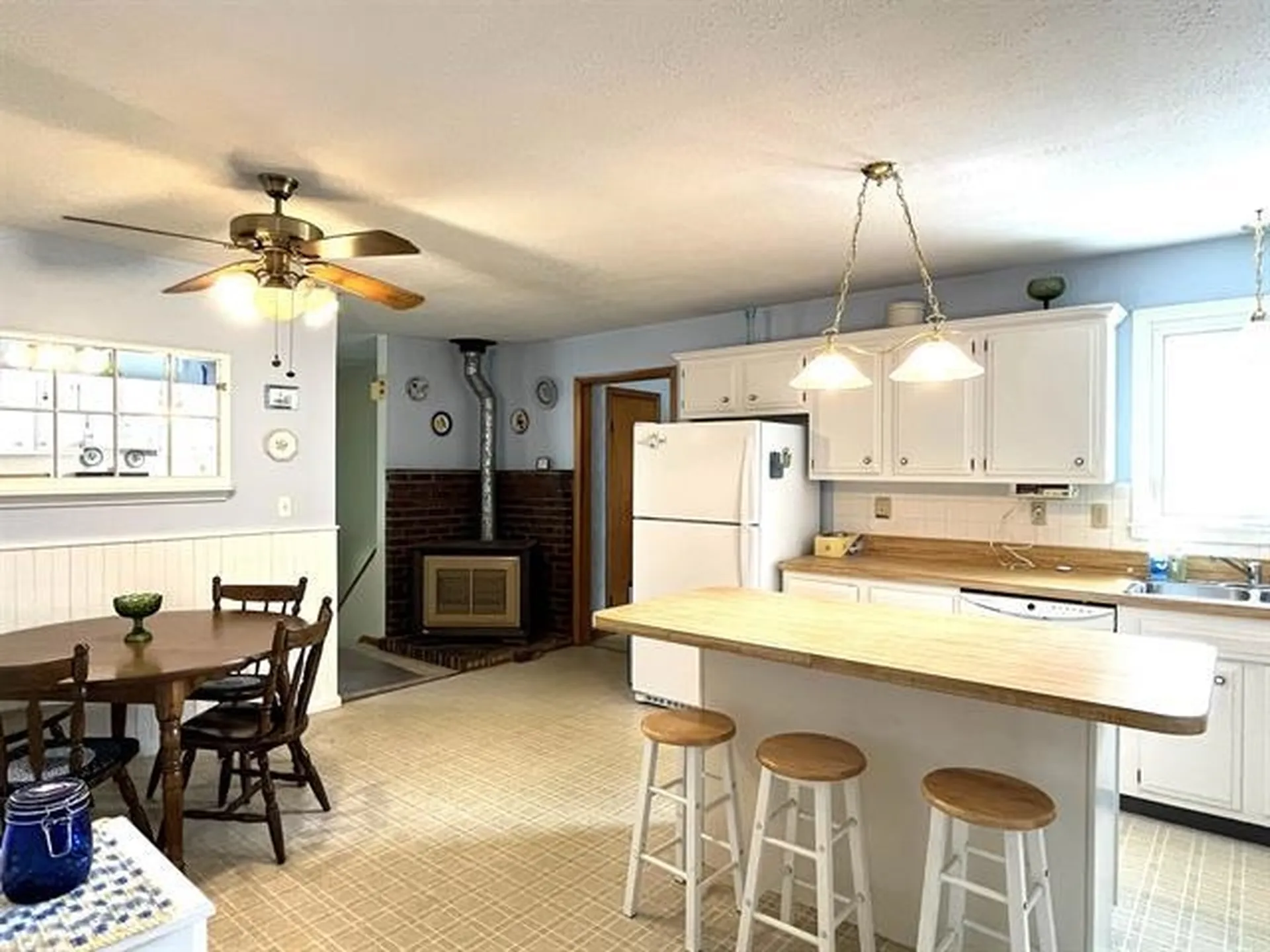 13 James Avenue Burlington VT 05408
