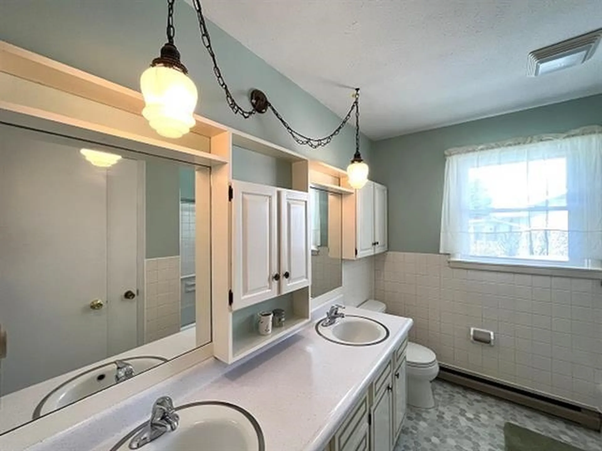 13 James Avenue Burlington VT 05408