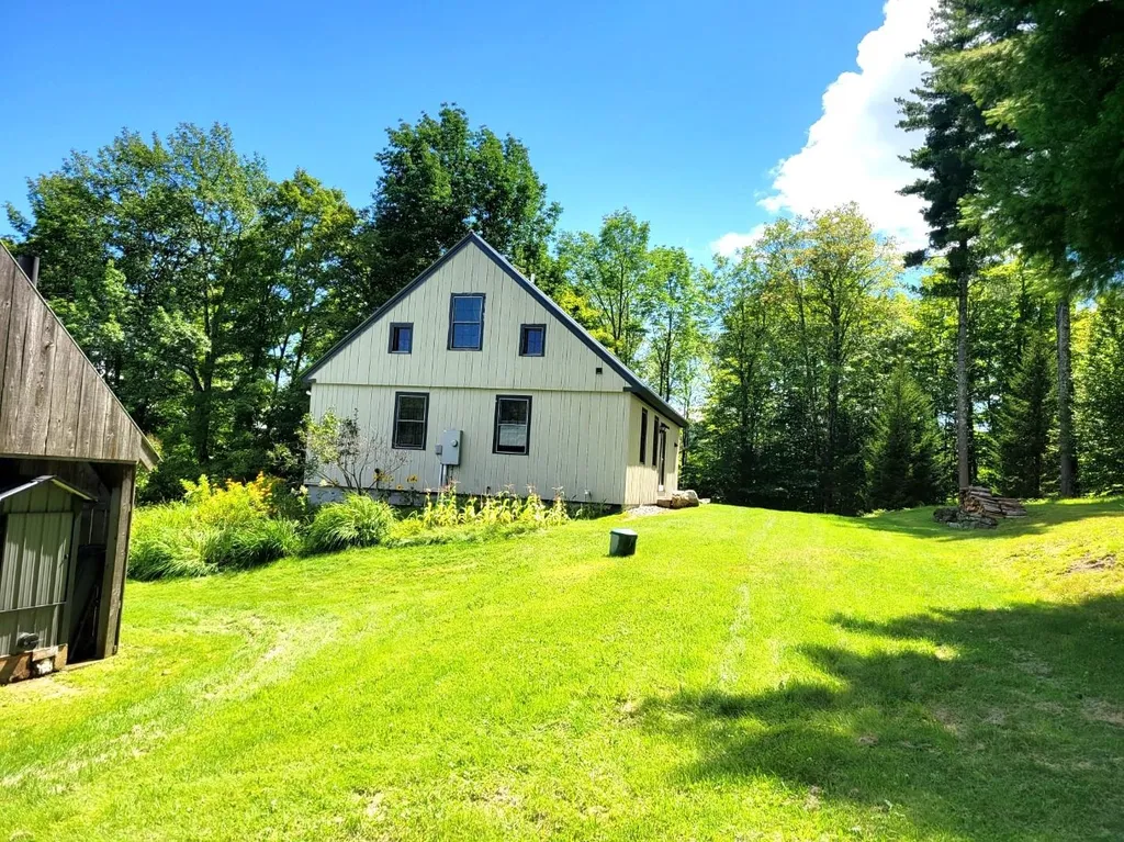 1567 Mt. Hunger Road Barnard VT 05031-0884