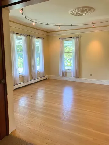 28 Main Street Walpole NH 03608