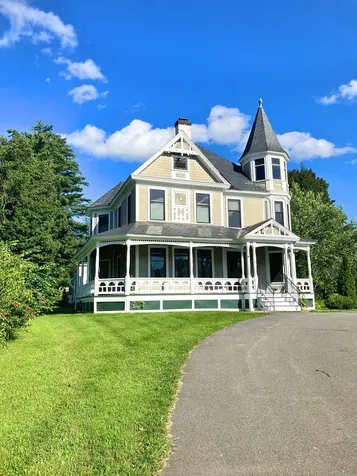 28 Main Street Walpole NH 03608