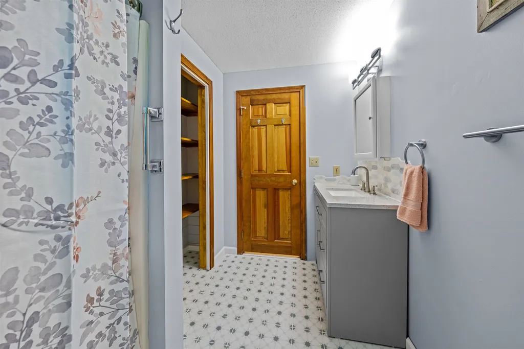 287 Old Hillsboro Road Henniker NH 03242