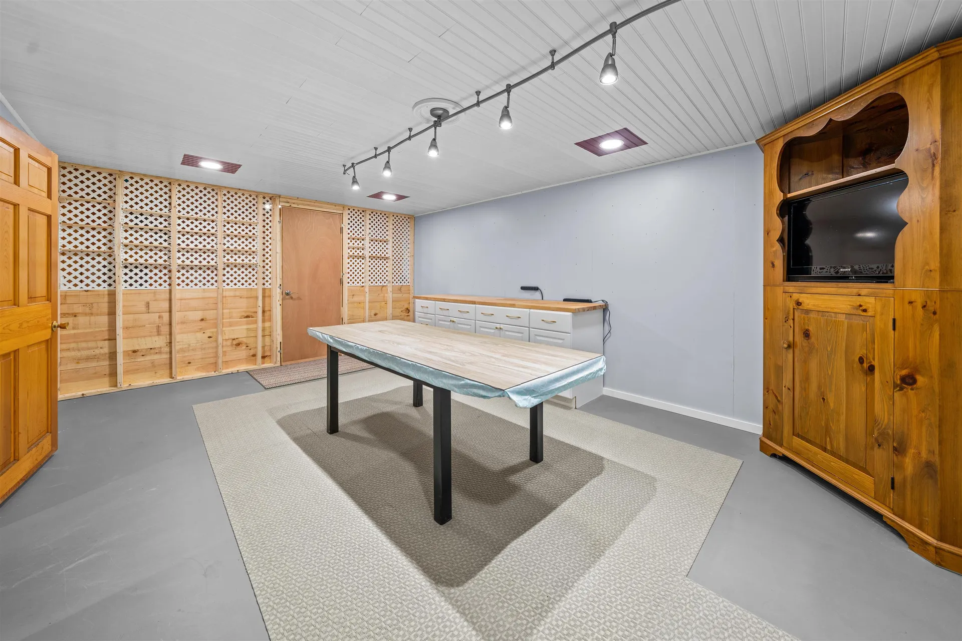 287 Old Hillsboro Road Henniker NH 03242