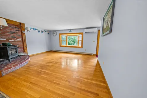 287 Old Hillsboro Road Henniker NH 03242