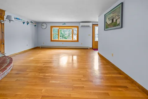 287 Old Hillsboro Road Henniker NH 03242