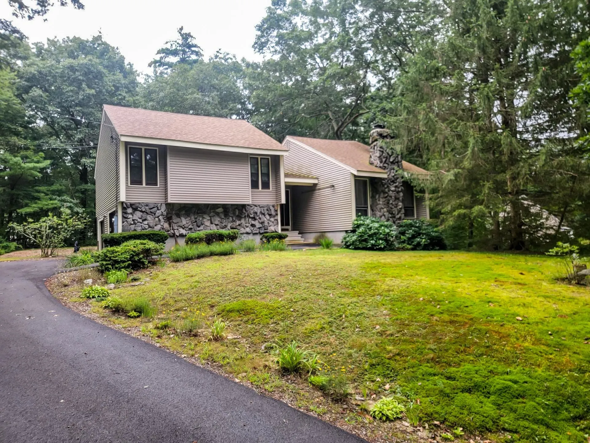 9 Emerald Drive Derry NH 03038