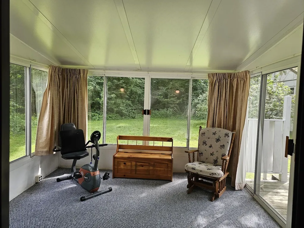 17 Brenda Street Nashua NH 03062