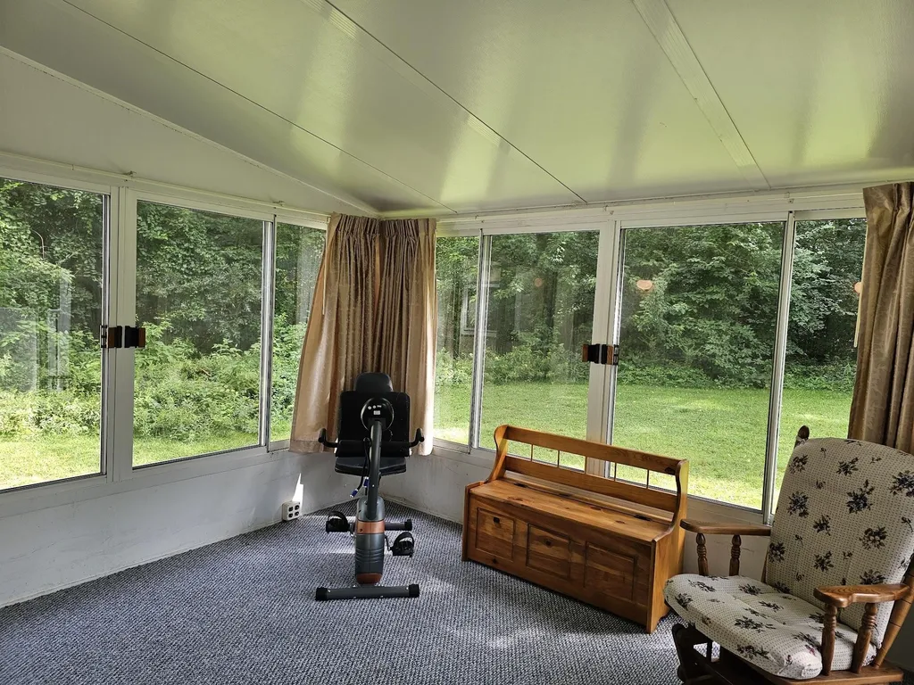 17 Brenda Street Nashua NH 03062
