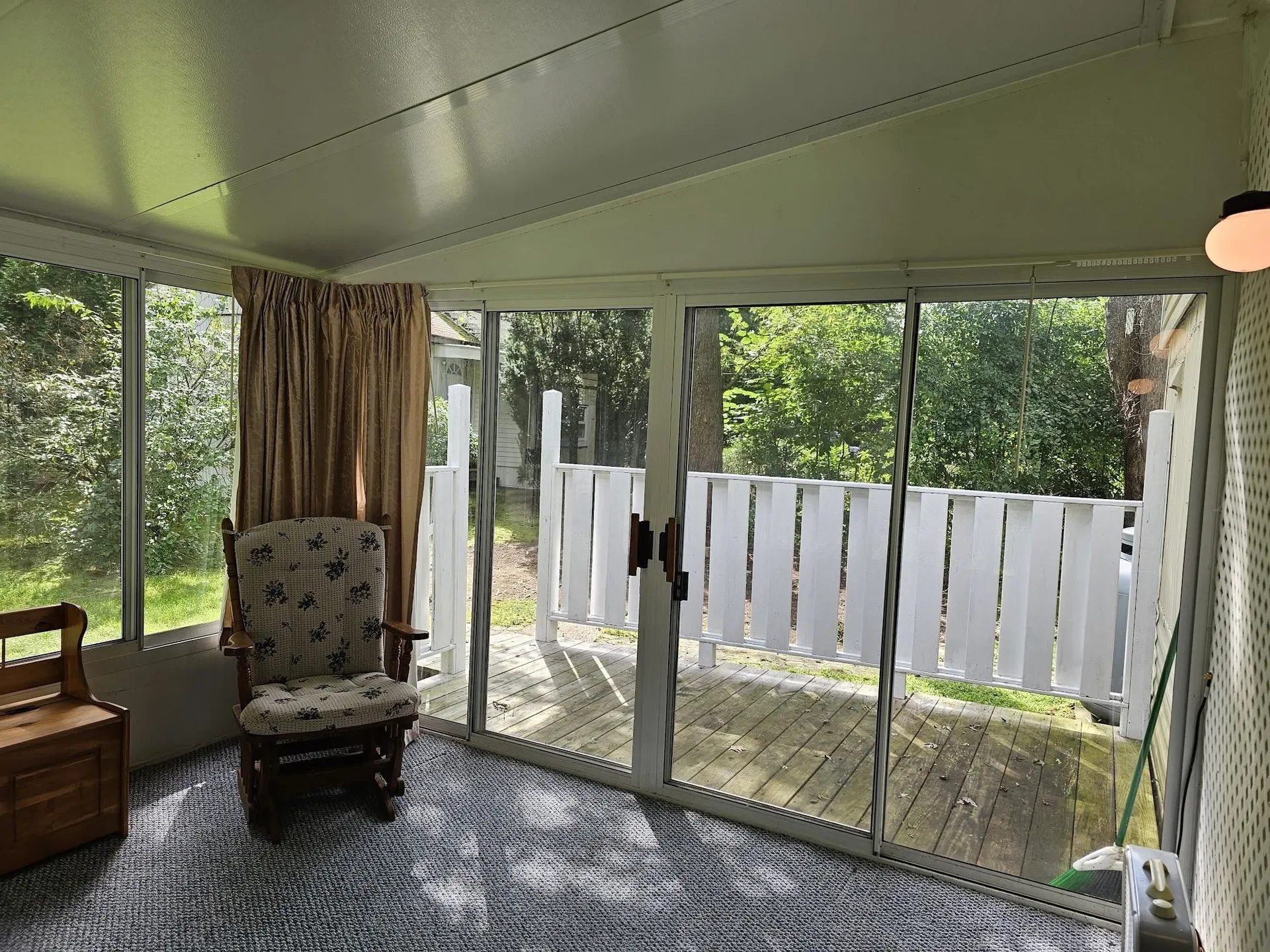 17 Brenda Street Nashua NH 03062