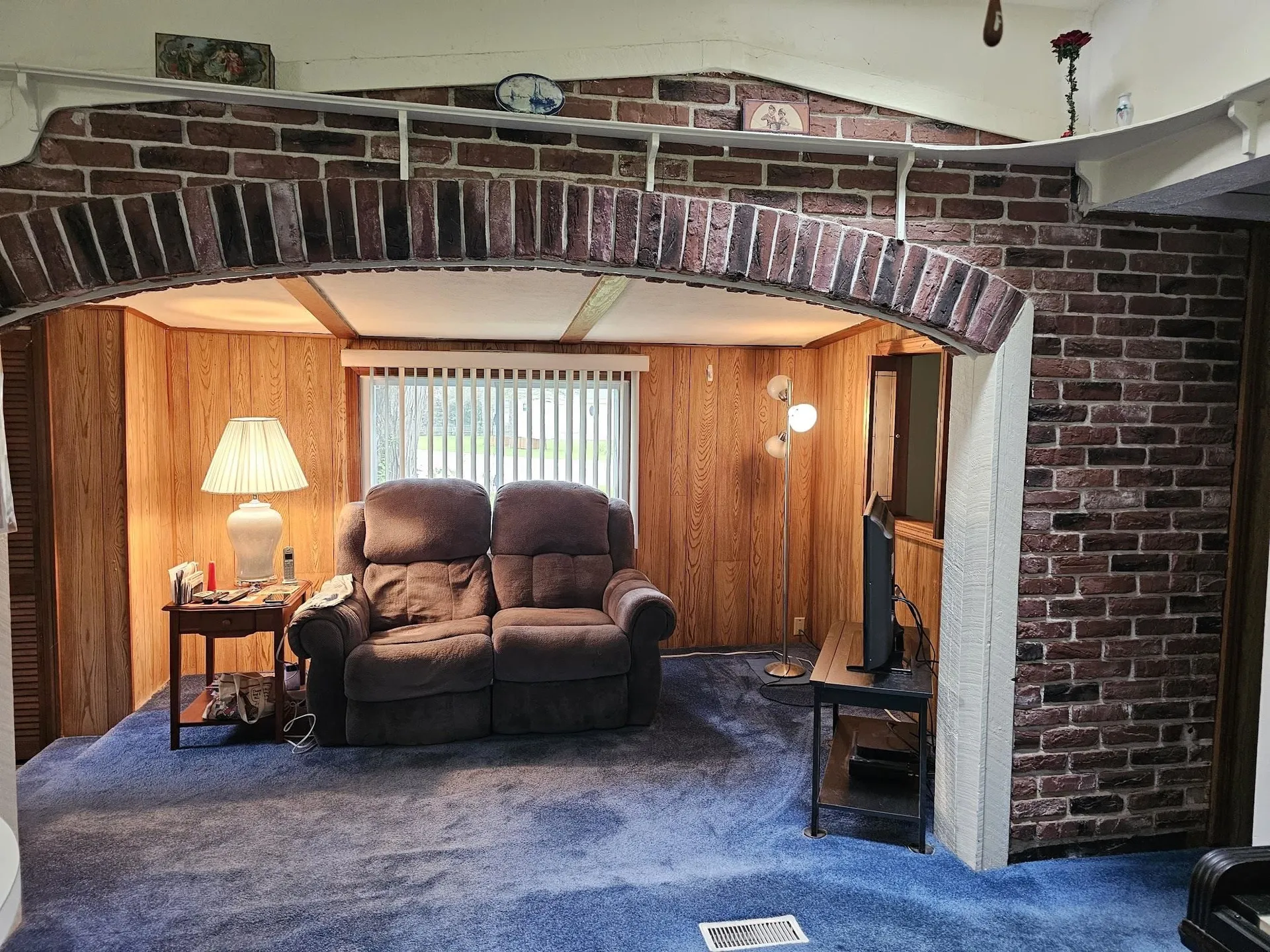 17 Brenda Street Nashua NH 03062