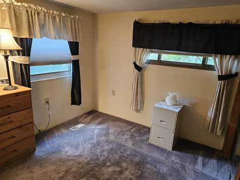17 Brenda Street Nashua NH 03062