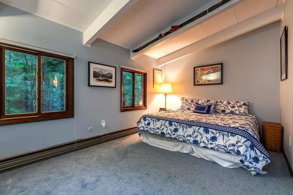 13 Stratton West Road Winhall VT 05340