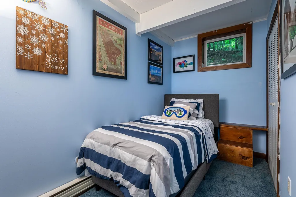 13 Stratton West Road Winhall VT 05340