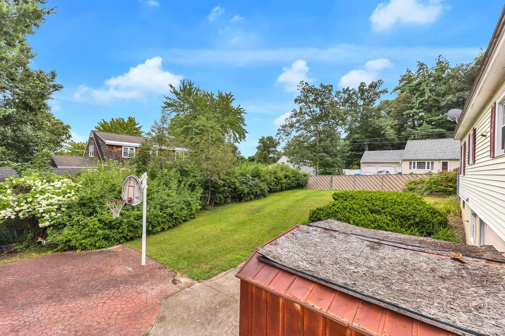 20 Holly Drive Nashua NH 03063